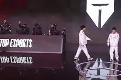 华体会官方入口-关于JDG碾压100T，ShowMaker关键团战开团秒人激烈交锋2025世界赛，点燃全场激情的信息