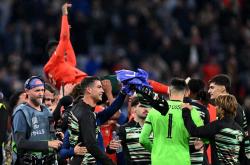 华体会官方平台下载-中场发威：掌控比赛，引领球队获得胜利