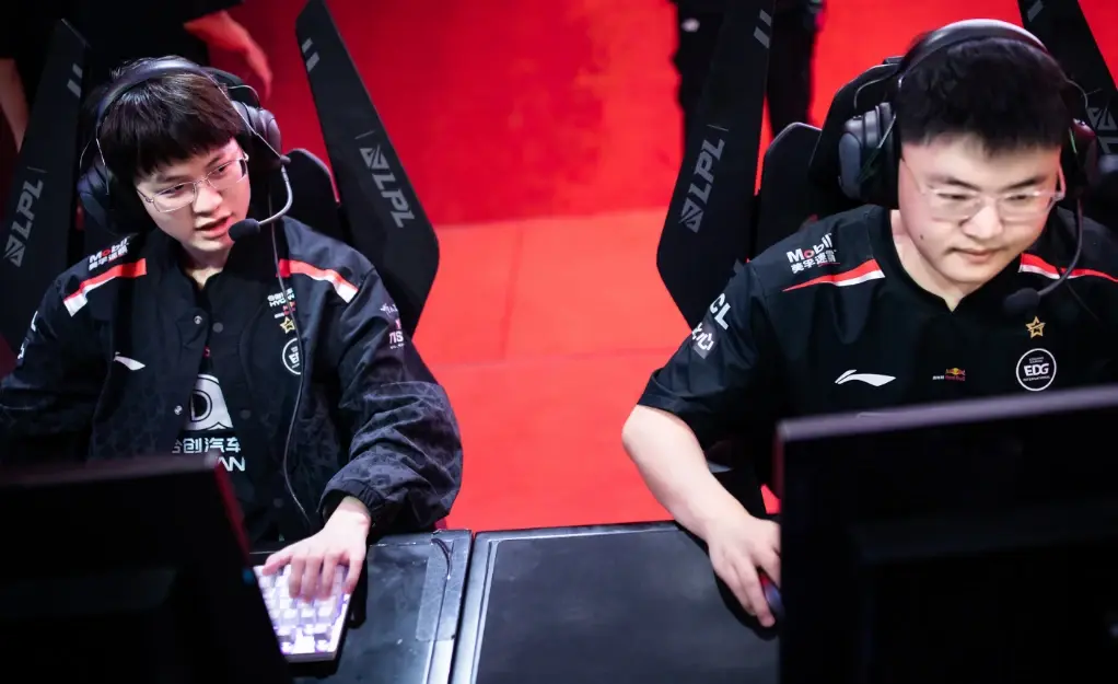 LGD险胜DK，Uzi打出惊人五杀鏖战多局全球总决赛，成为赛场最大亮点的简单介绍