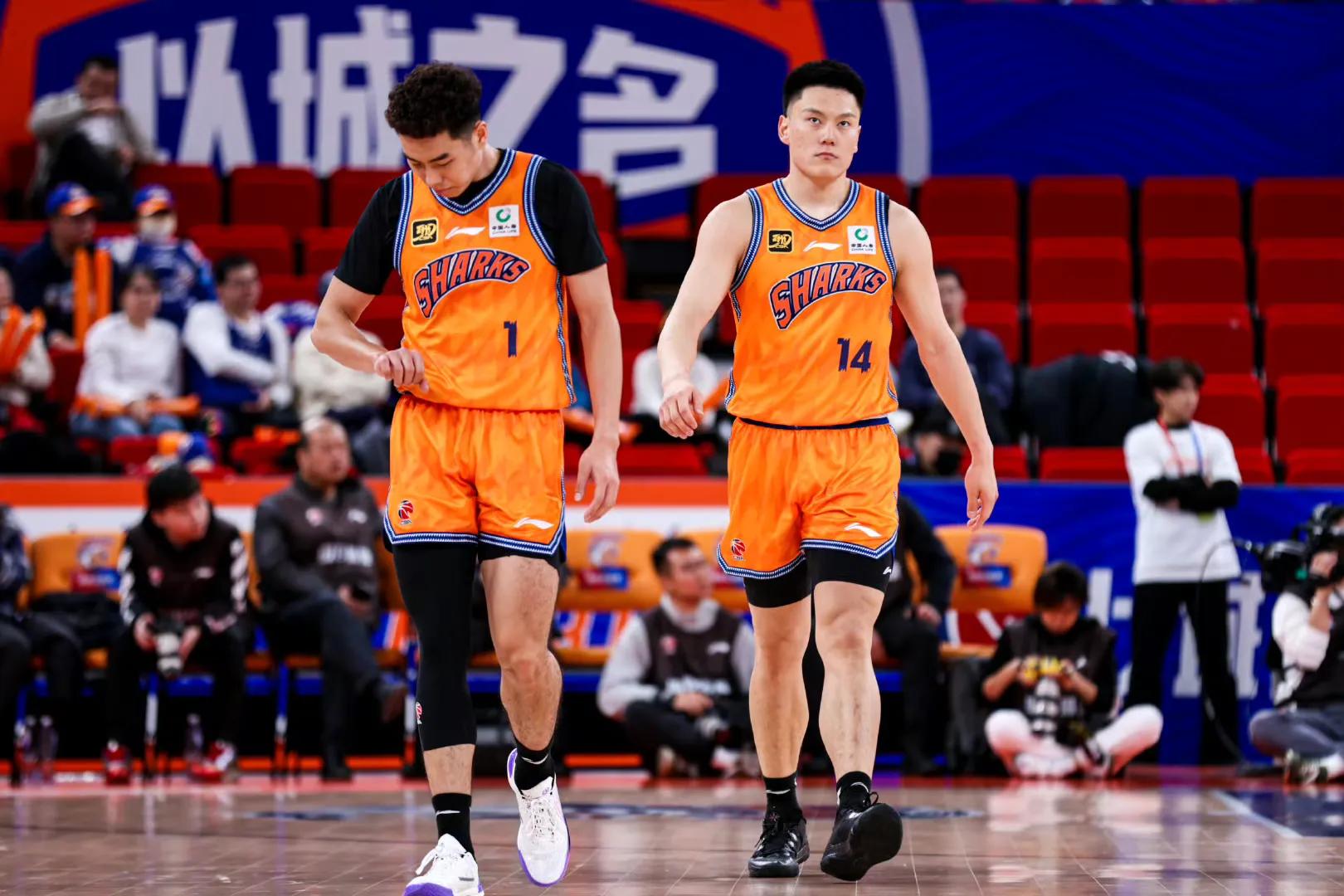 包含CBA联赛:上海队主场失利,遭遇两连败的词条 包含CBA联赛:上海队主场失利,遭遇两连败的词条