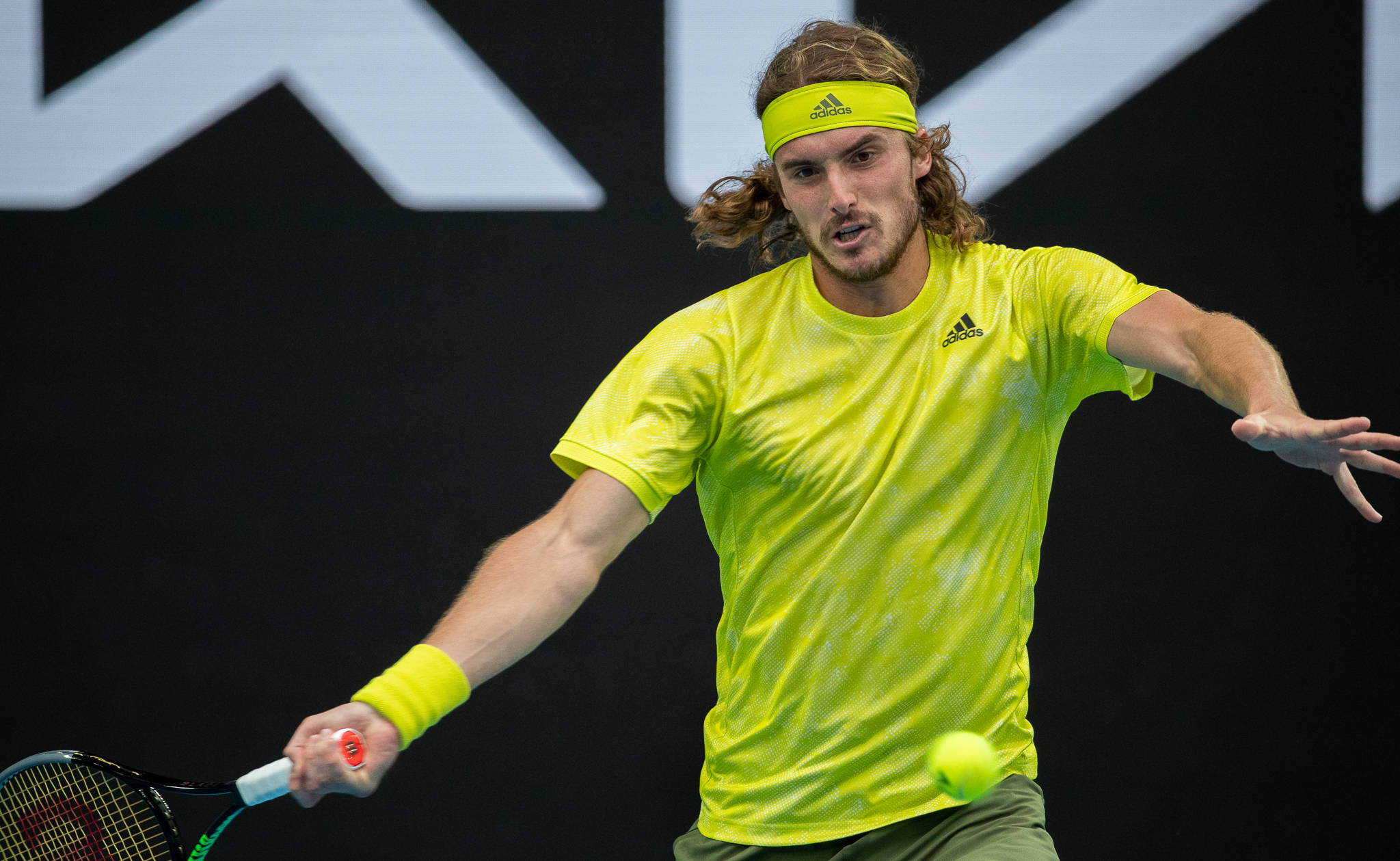 澳大利亚网球队绝地反击英国网球队，西西帕斯惊艳世界