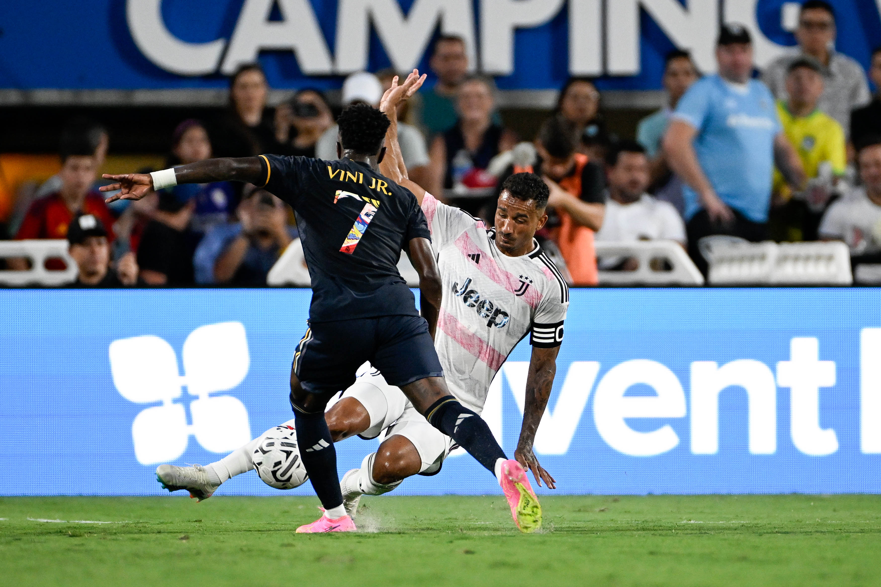 尤文图斯迎战皇家马德里,争夺胜利 尤文图斯迎战皇家马德里,争夺胜利