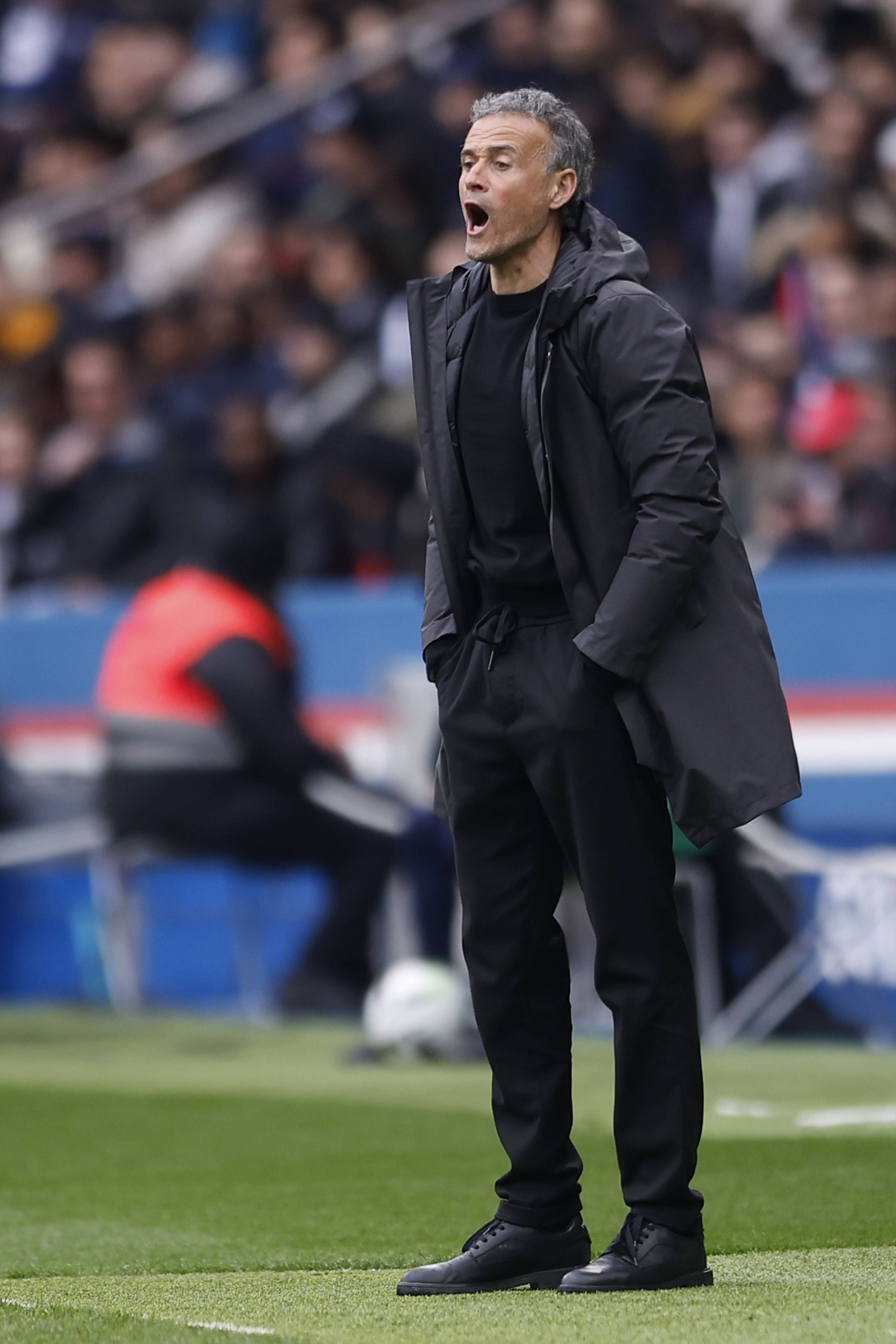 巴黎圣日耳曼老将展现实力，曼联斗志昂昂