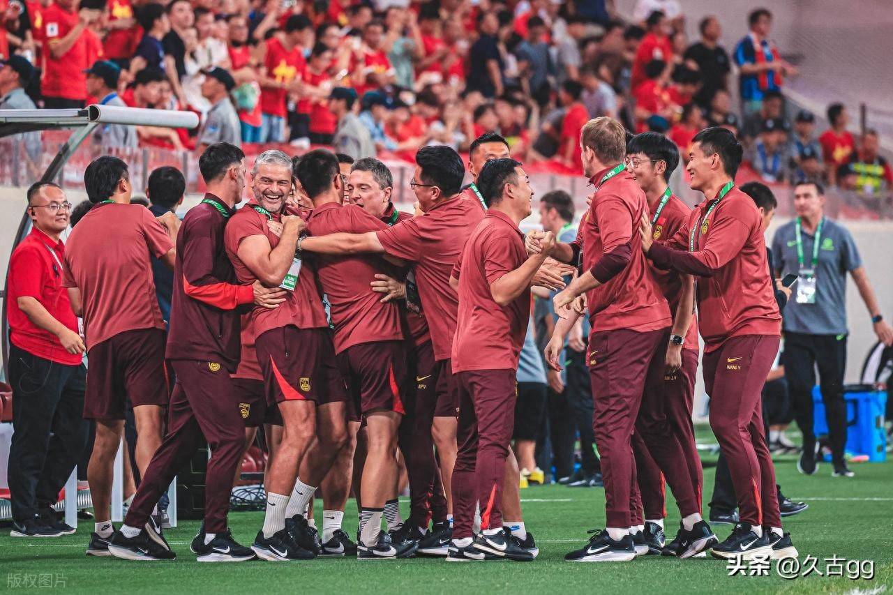 足球座谈会：球队战术研究热议