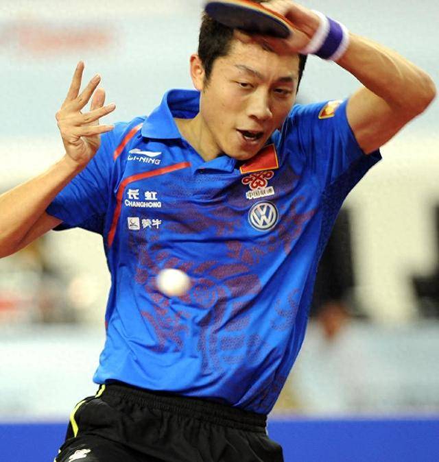 中国乒乓球队完胜英国乒乓球队,许昕三分雨点燃全场 中国乒乓球队完胜英国乒乓球队,许昕三分雨点燃全场