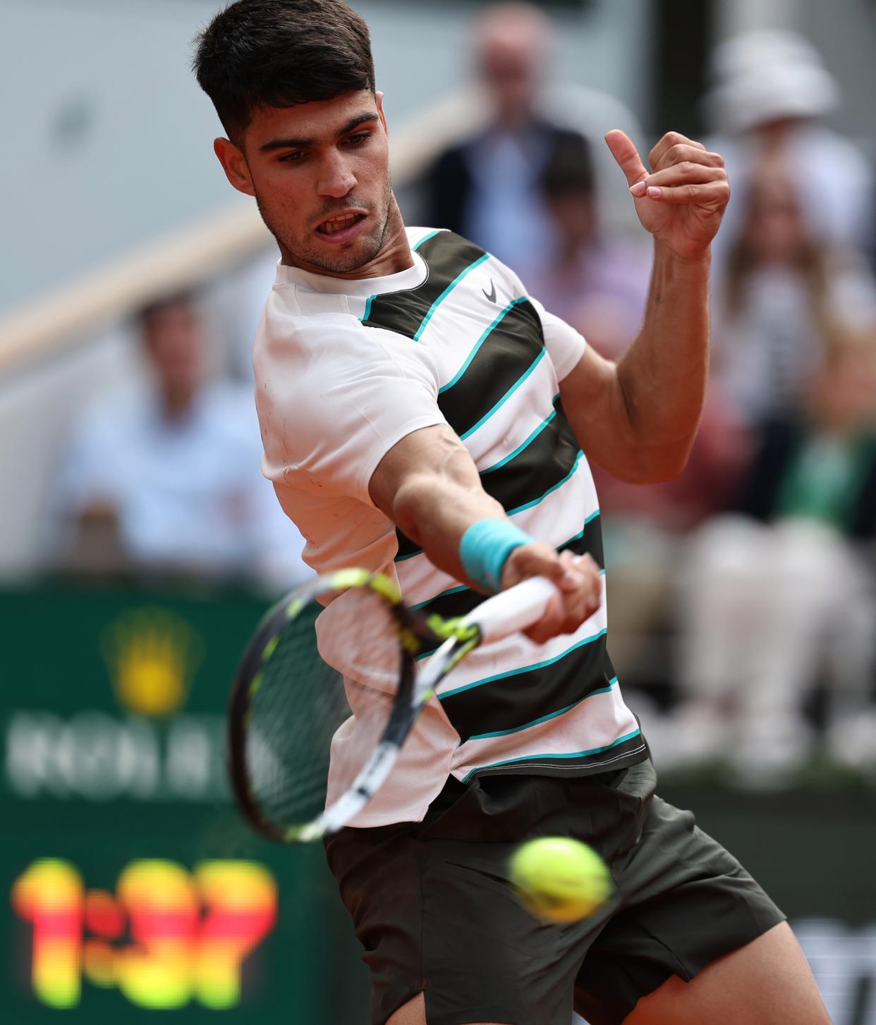 澳大利亚网球队翻盘欧洲网球队，阿尔卡拉斯惊艳世界