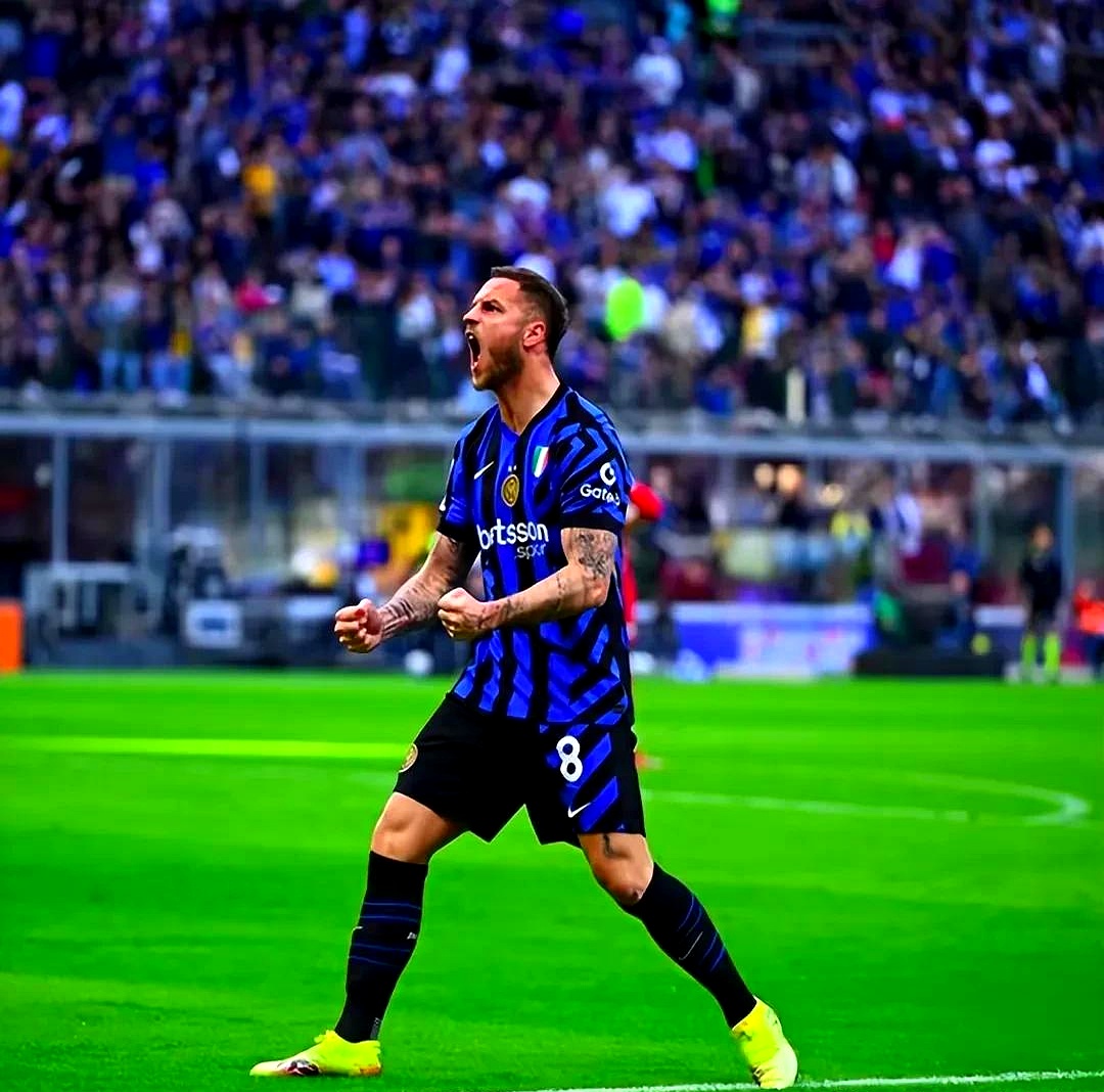 米兰球队在比赛中体现出了精湛的战术技巧