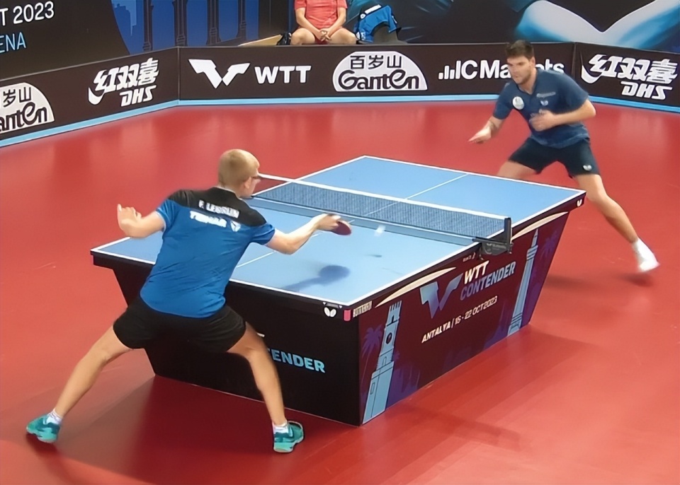 日本乒乓球队完胜法国乒乓球队，奥恰洛夫绝境逆转的简单介绍